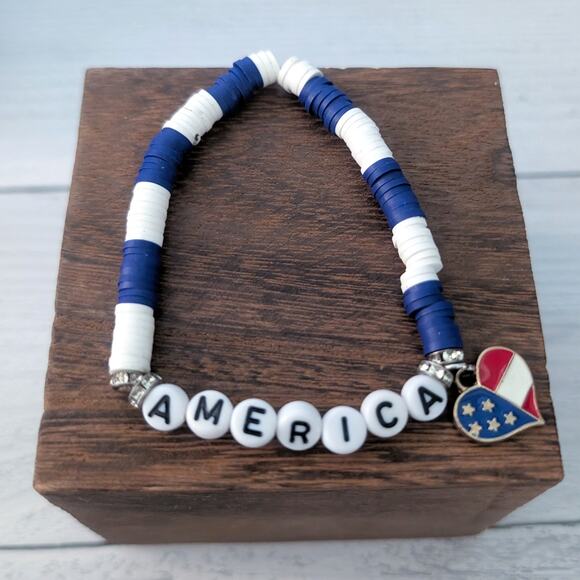 America Theme Stretch Bracelet Red, White, Blue - Picture 1 of 4